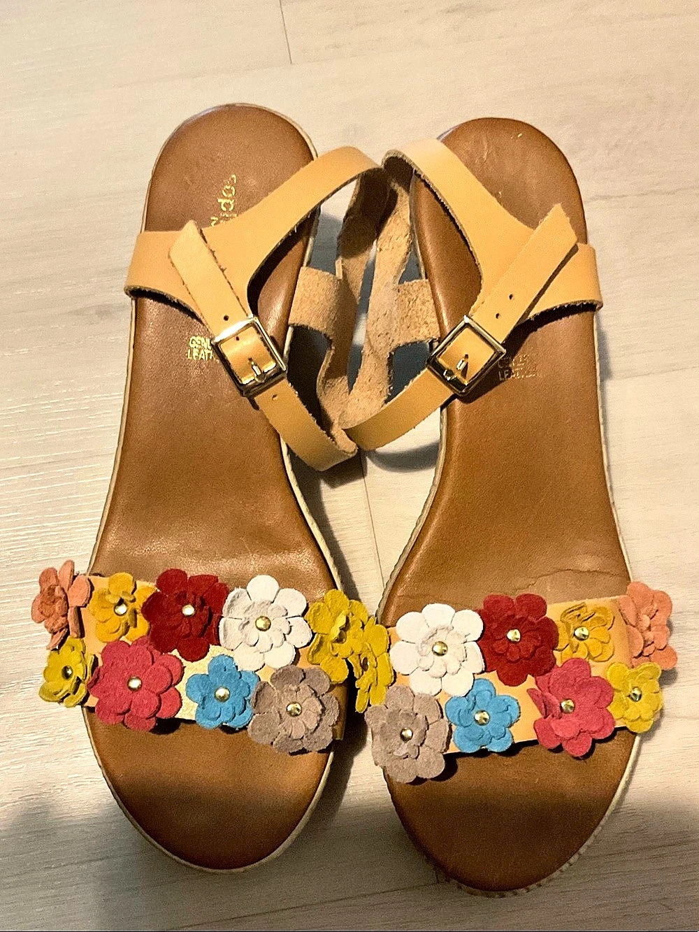 Sophia Milano Floral Leather Sandals US 9